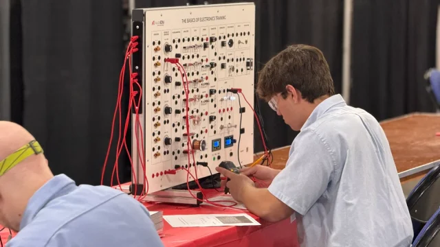 Electronics Training Stand MSEMP01 at SkillsUSA event