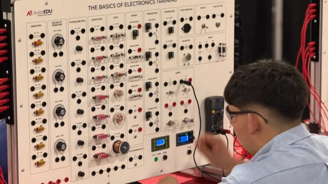 Electronics Training Stand MSEMP01 at SkillsUSA event
