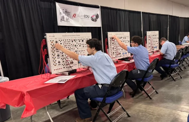 Electronics Training Stand MSEMP01 at SkillsUSA event